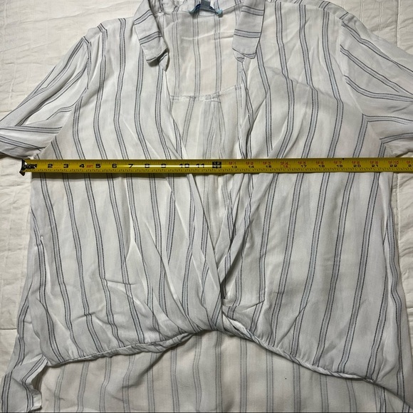 She & Sky White Blue Striped Faux Wrap V-neck Bow Tie 3/4 Sleeve Cuff Cotton Top - Picture 10 of 12